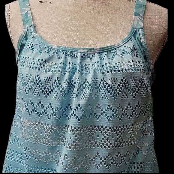 Light Green Eyelet Tankini Swimsuit - Picture 2 of 7